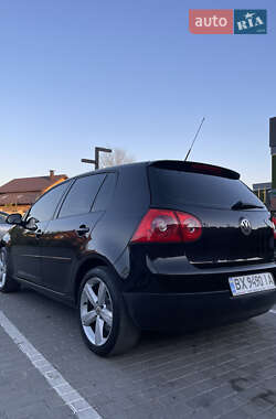 Хэтчбек Volkswagen Golf 2008 в 