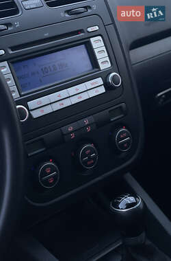 Хэтчбек Volkswagen Golf 2008 в 
