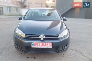 Хетчбек Volkswagen Golf 2010 в 