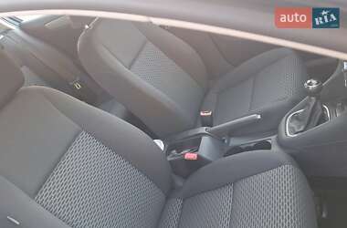 Хетчбек Volkswagen Golf 2010 в 