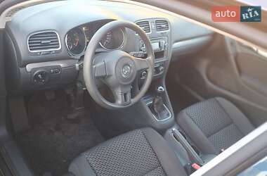 Хетчбек Volkswagen Golf 2010 в 