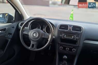 Хетчбек Volkswagen Golf 2010 в 