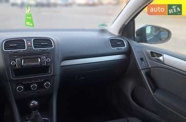 Хетчбек Volkswagen Golf 2010 в 