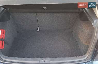 Хетчбек Volkswagen Golf 2010 в 