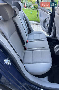 Хэтчбек Volkswagen Golf 2007 в 