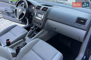 Хэтчбек Volkswagen Golf 2007 в 