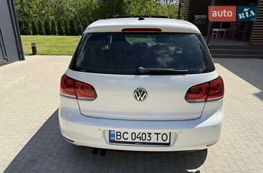 Хэтчбек Volkswagen Golf 2010 в 