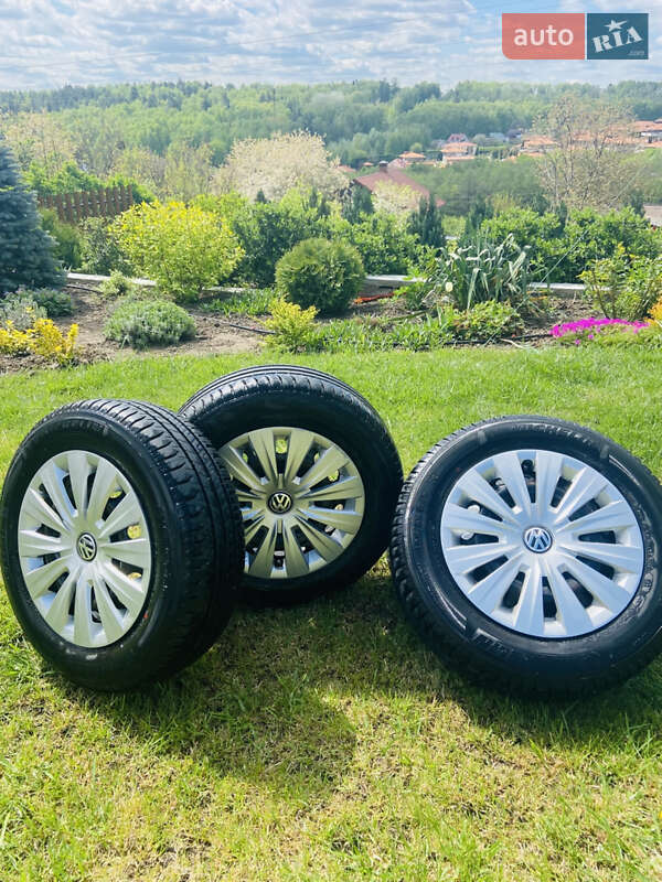 Хэтчбек Volkswagen Golf 2015 в Киеве