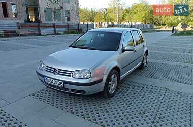 Хетчбек Volkswagen Golf 2002 в Самборі