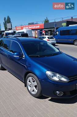 Универсал Volkswagen Golf 2010 в 