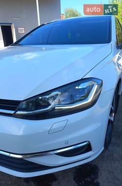 Универсал Volkswagen Golf 2017 в 