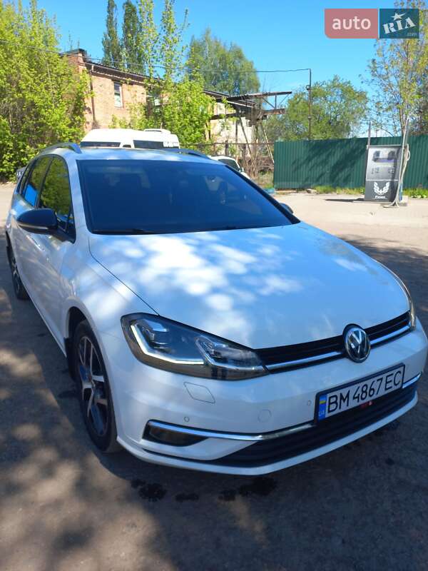 Универсал Volkswagen Golf 2017 в 