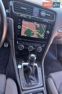 Универсал Volkswagen Golf 2017 в 