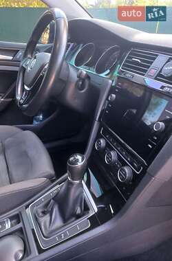 Универсал Volkswagen Golf 2017 в 