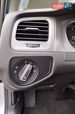 Універсал Volkswagen Golf 2014 в 