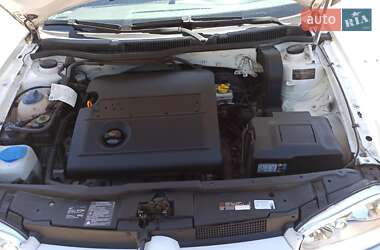 Универсал Volkswagen Golf 2004 в 