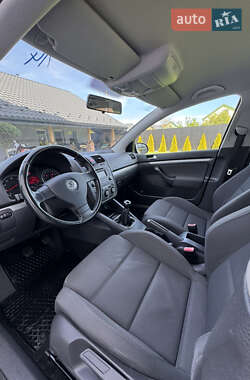 Хетчбек Volkswagen Golf 2007 в 