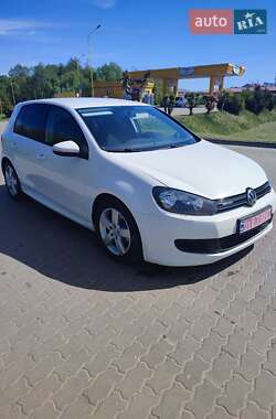 Хетчбек Volkswagen Golf 2012 в 