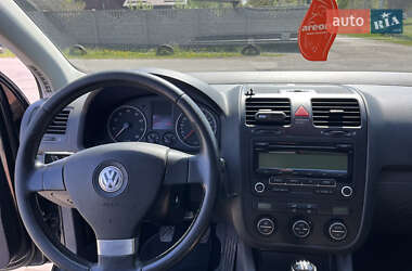 Хэтчбек Volkswagen Golf 2009 в 