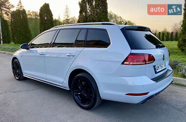 Универсал Volkswagen Golf 2017 в 