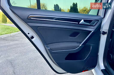 Универсал Volkswagen Golf 2017 в 