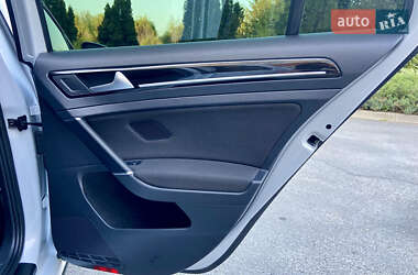 Универсал Volkswagen Golf 2017 в 