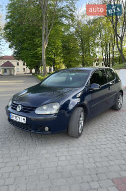 Хэтчбек Volkswagen Golf 2004 в Остроге
