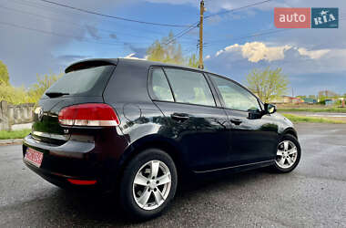Хетчбек Volkswagen Golf 2009 в 