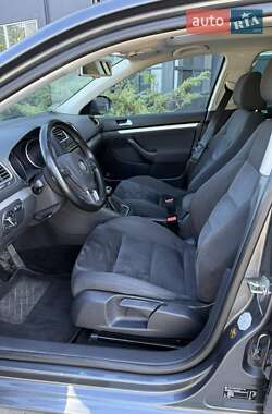 Универсал Volkswagen Golf 2010 в 
