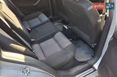 Универсал Volkswagen Golf 2001 в 