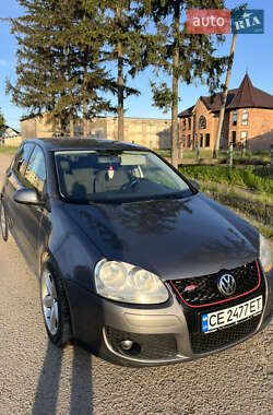 Хетчбек Volkswagen Golf 2004 в 