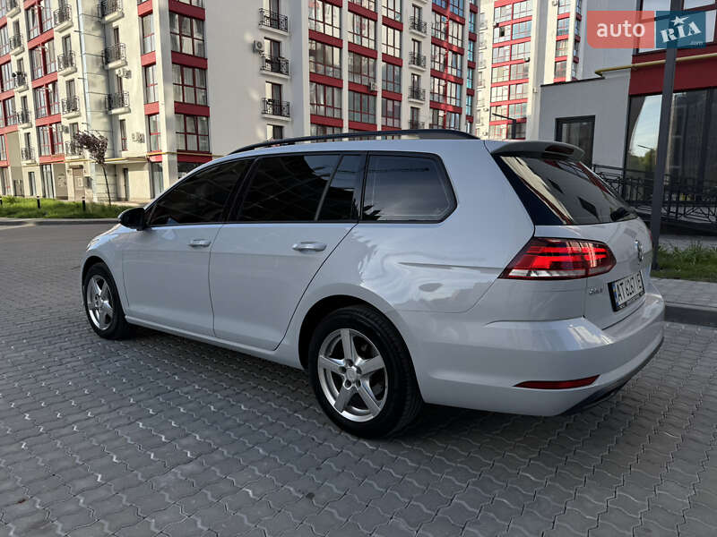 Універсал Volkswagen Golf 2018 в Івано-Франківську