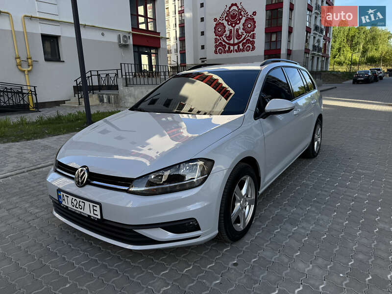 Універсал Volkswagen Golf 2018 в Івано-Франківську