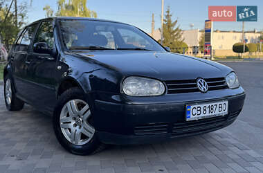 Хетчбек Volkswagen Golf 2001 в 