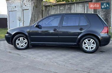 Хетчбек Volkswagen Golf 2001 в 