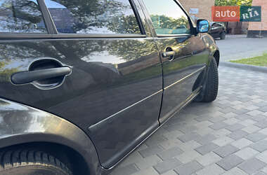 Хетчбек Volkswagen Golf 2001 в 