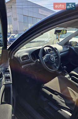 Хетчбек Volkswagen Golf 2011 в 