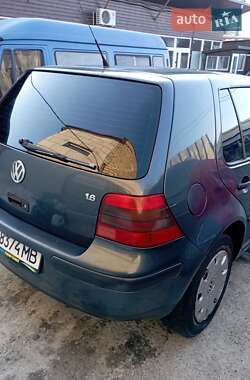 Хетчбек Volkswagen Golf 1998 в 