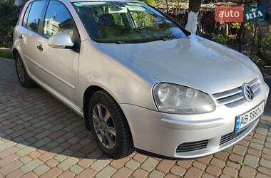 Хэтчбек Volkswagen Golf 2004 в Хмельнике