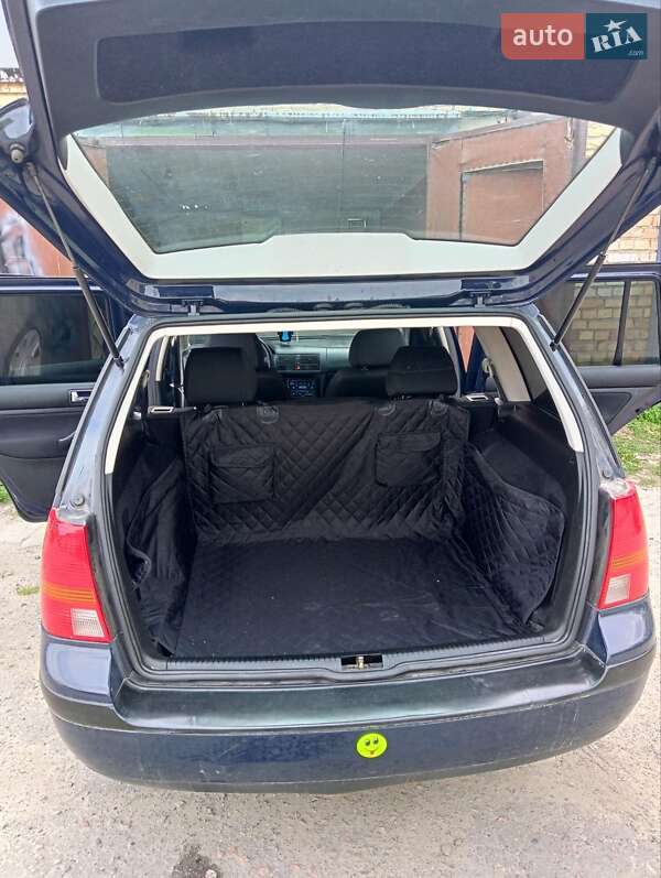 Универсал Volkswagen Golf 2002 в Киеве