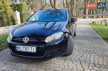 Хэтчбек Volkswagen Golf 2009 в 