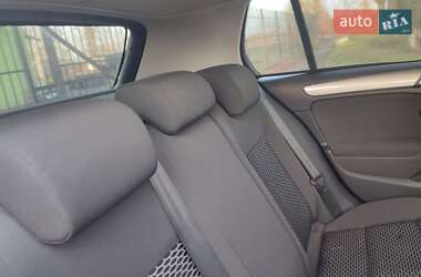 Хэтчбек Volkswagen Golf 2009 в 