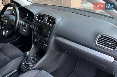 Універсал Volkswagen Golf 2010 в 