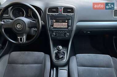 Універсал Volkswagen Golf 2010 в 