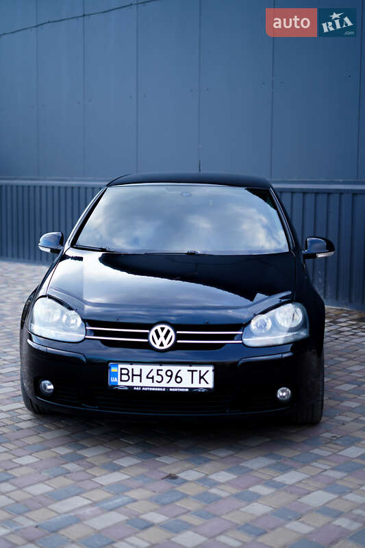 Хетчбек Volkswagen Golf 2008 в Веселиновому