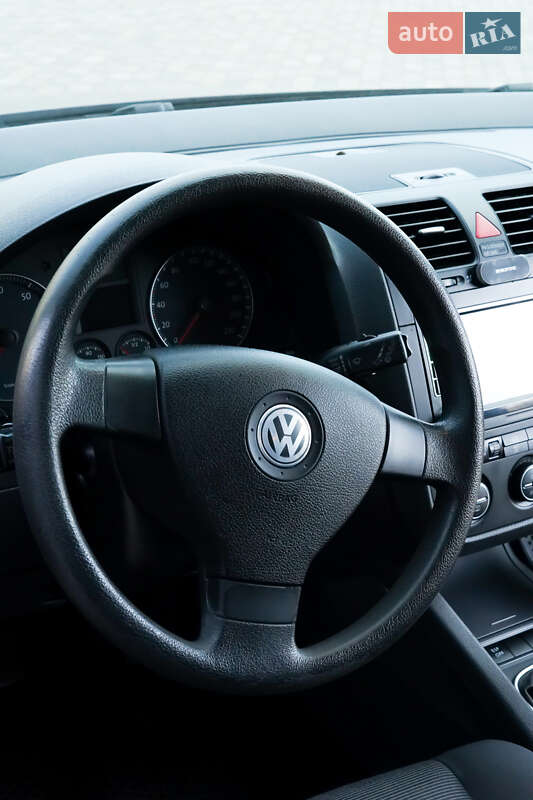 Хетчбек Volkswagen Golf 2008 в Веселиновому