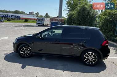 Хетчбек Volkswagen Golf 2013 в 