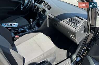 Хетчбек Volkswagen Golf 2013 в 
