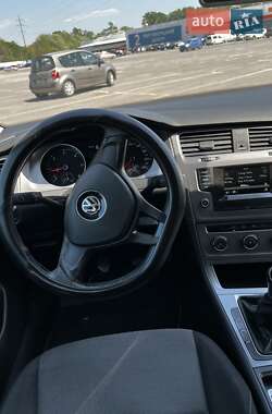 Хетчбек Volkswagen Golf 2013 в 