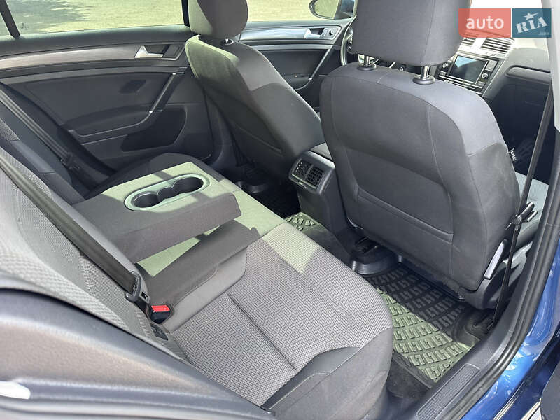Універсал Volkswagen Golf 2019 в Мукачевому
